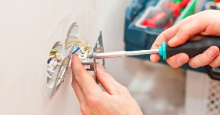 Электромонтажные работы Арсеньев цена 475 руб Электрика под ключ